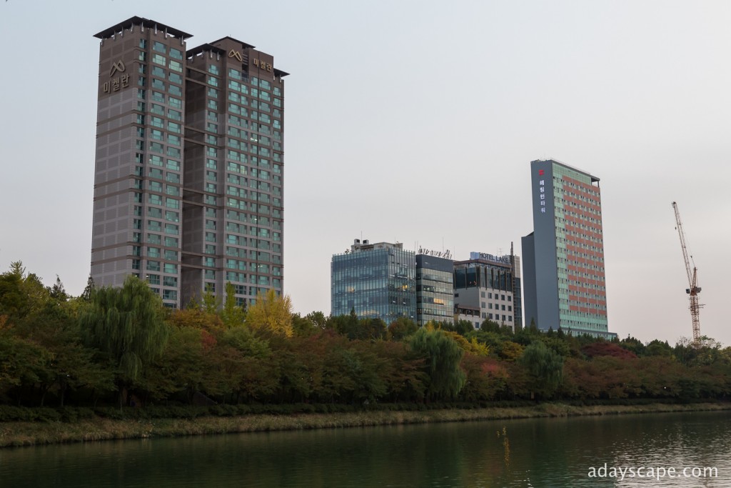Seokchon Lake 02