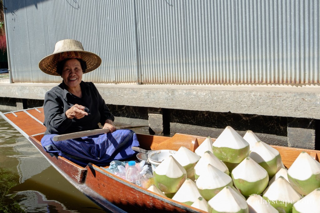 ตลาดน้ำดำเนินสะดวก 10