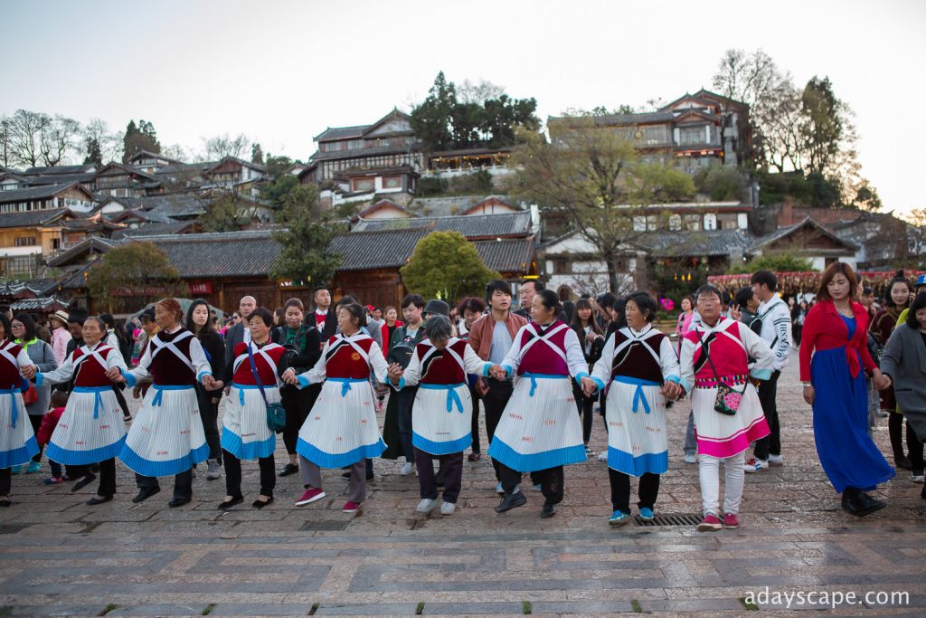 Naxi Dancing 01