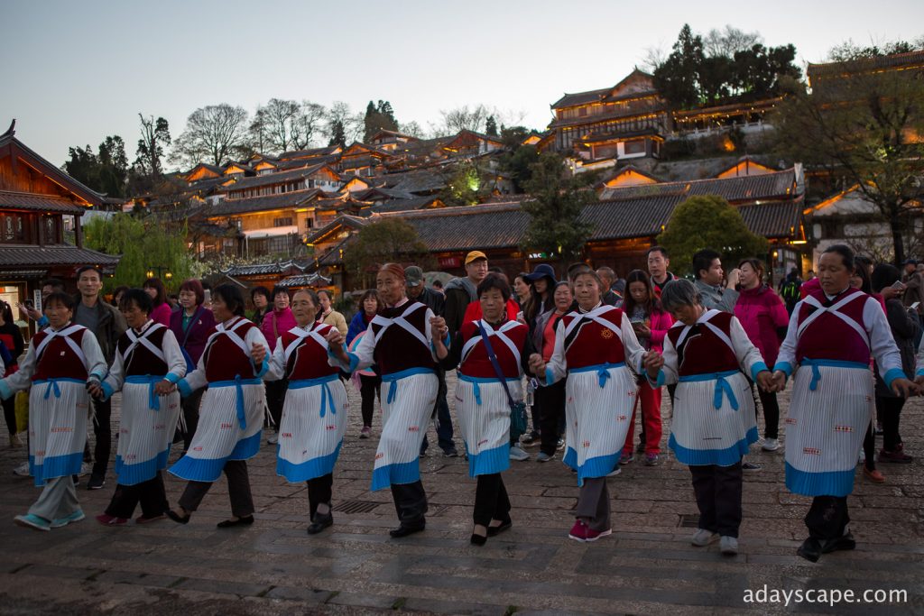 Naxi Dancing 05